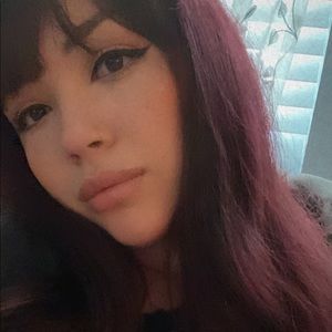 Meet your Posher, Chloe